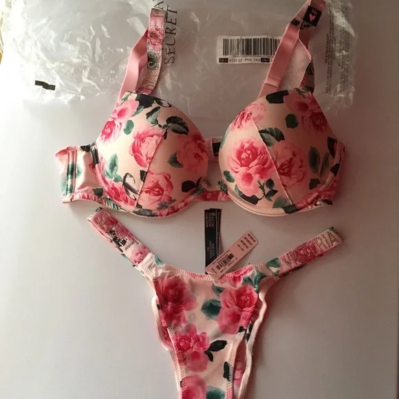 🌸😍VS Shine Strap Push-Up Bra & Brazilian Panty Set - Picture 2 of 11